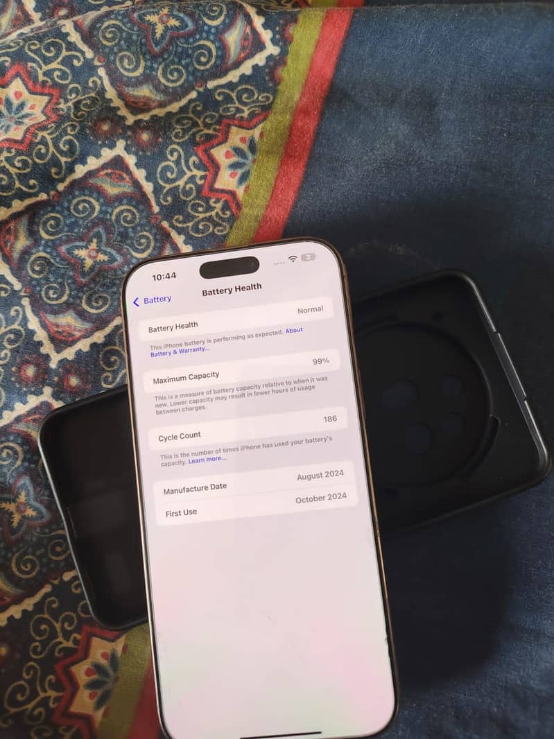 Apple iPhone 16 Pro Max 2