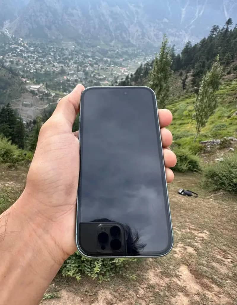 Apple iPhone 16 1