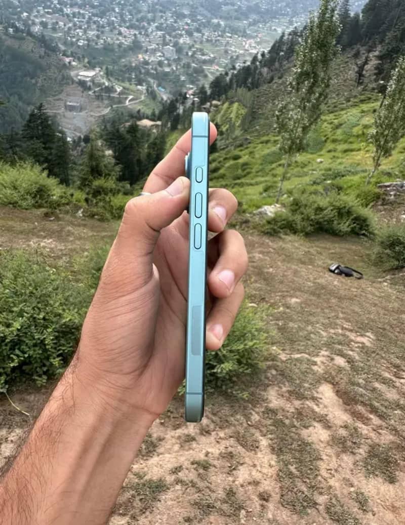 Apple iPhone 16 6