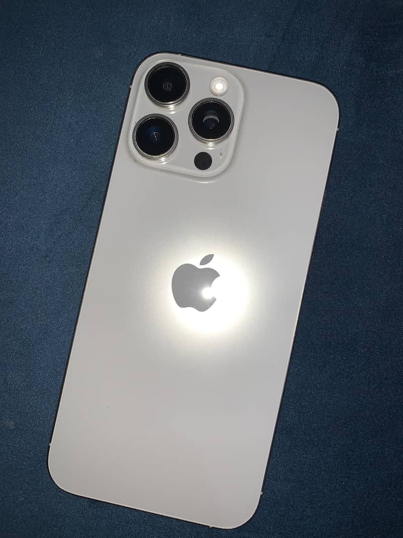 Apple iPhone 16 Pro Max 1