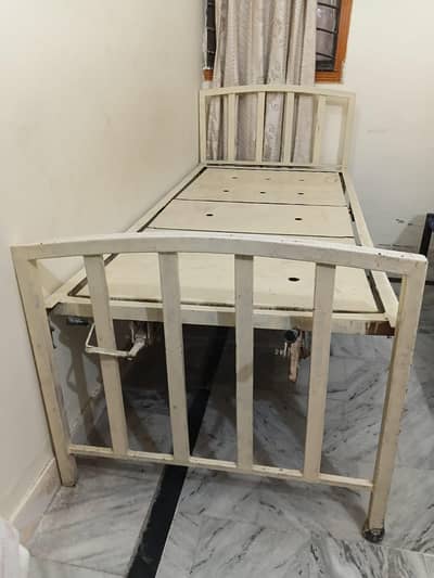 Patient bed