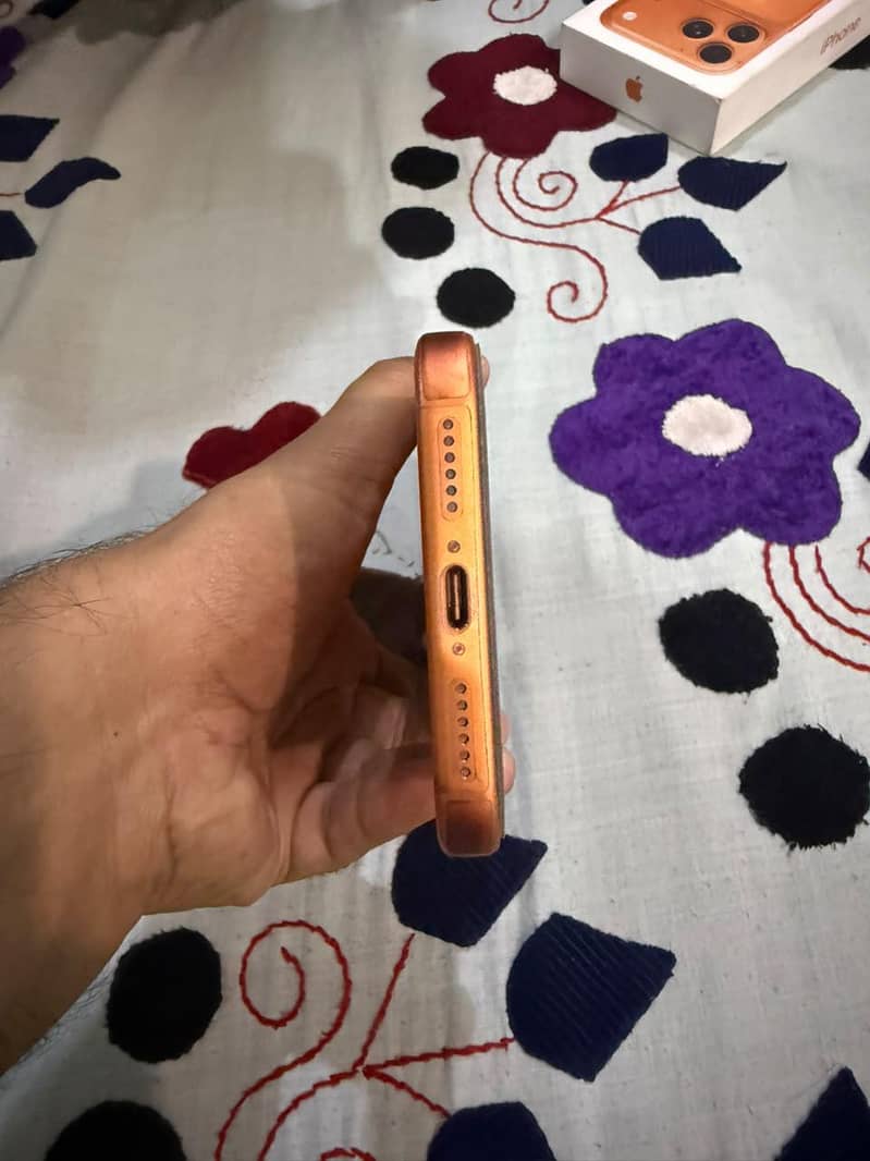 Apple iPhone 17 Pro Max 4
