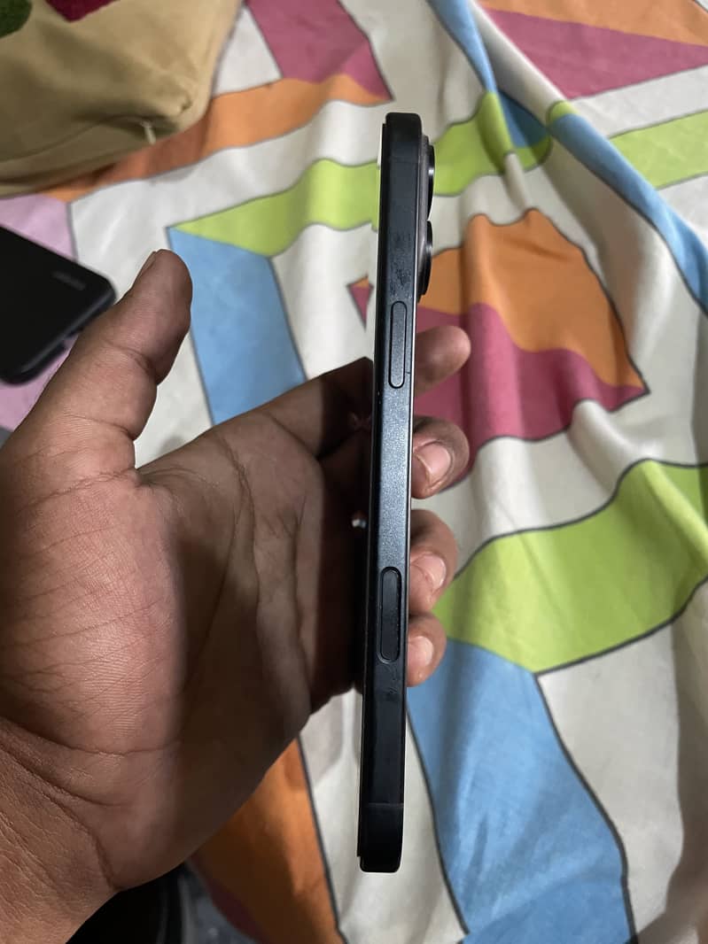 Apple iPhone 16 Plus 1