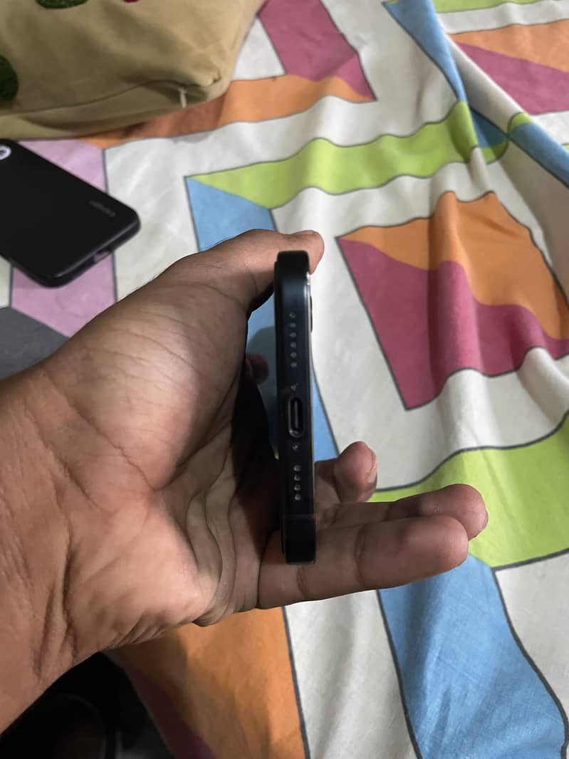 Apple iPhone 16 Plus 2