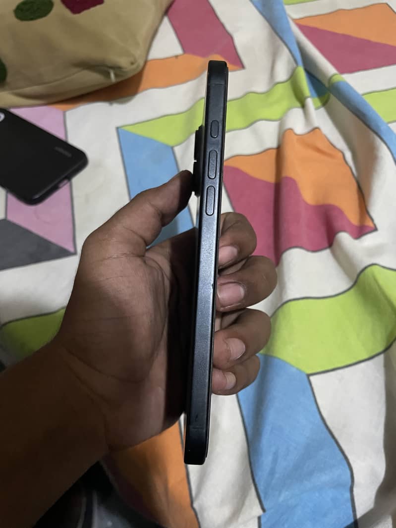 Apple iPhone 16 Plus 3