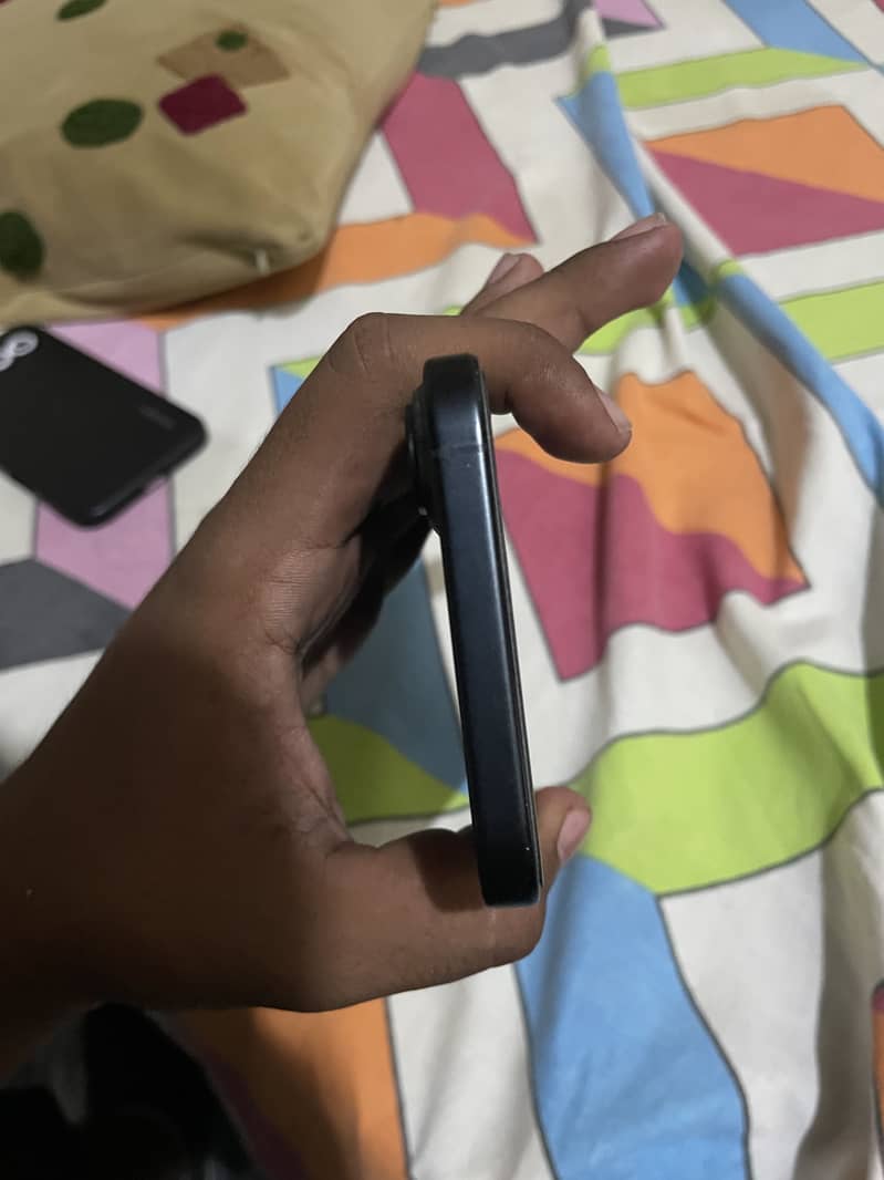 Apple iPhone 16 Plus 4