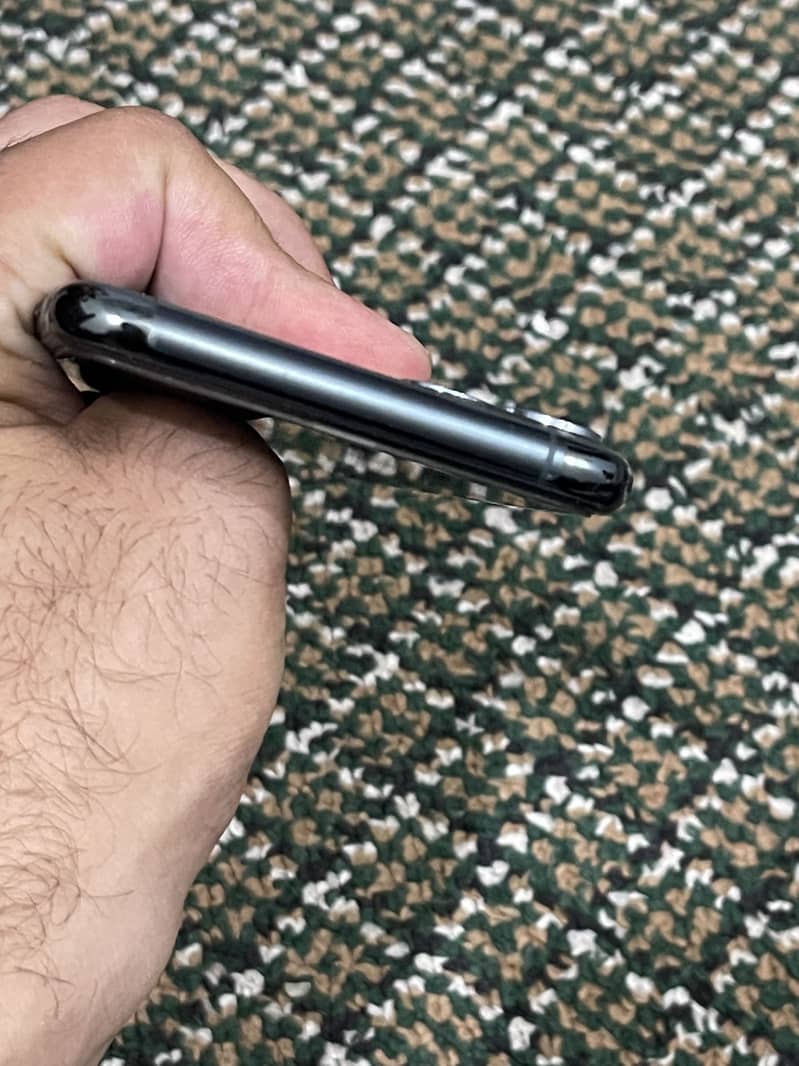 Apple iPhone 11 Pro Max 5