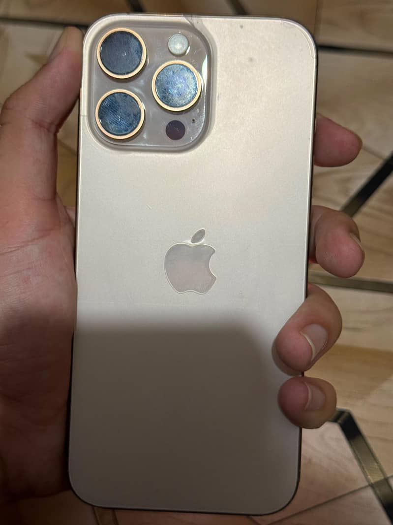 Apple iPhone 16 Pro Max 5