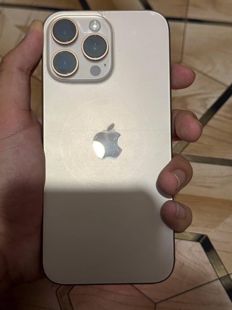 Apple iPhone 16 Pro Max 6