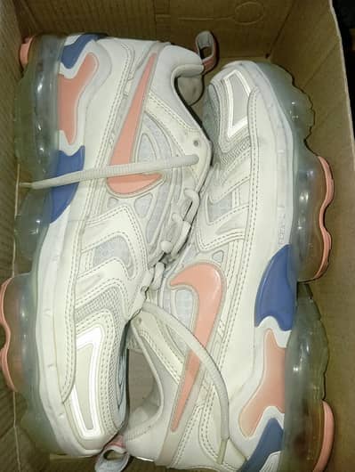 Nike Air VaporMax EVO - Dubai Import - Size EUR 40.5 UK 6.5