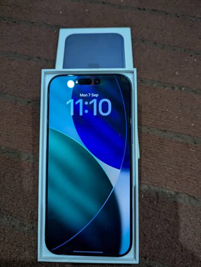 iphone 17 pro Max 256Gb deep blue with box and cable