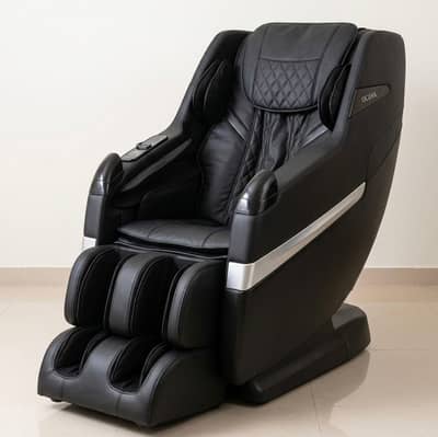 Recliner/OGAWA Black Reclining Massage Chair