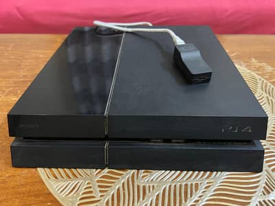 PlayStation 4 Fat 500GB – Jailbroken + Games