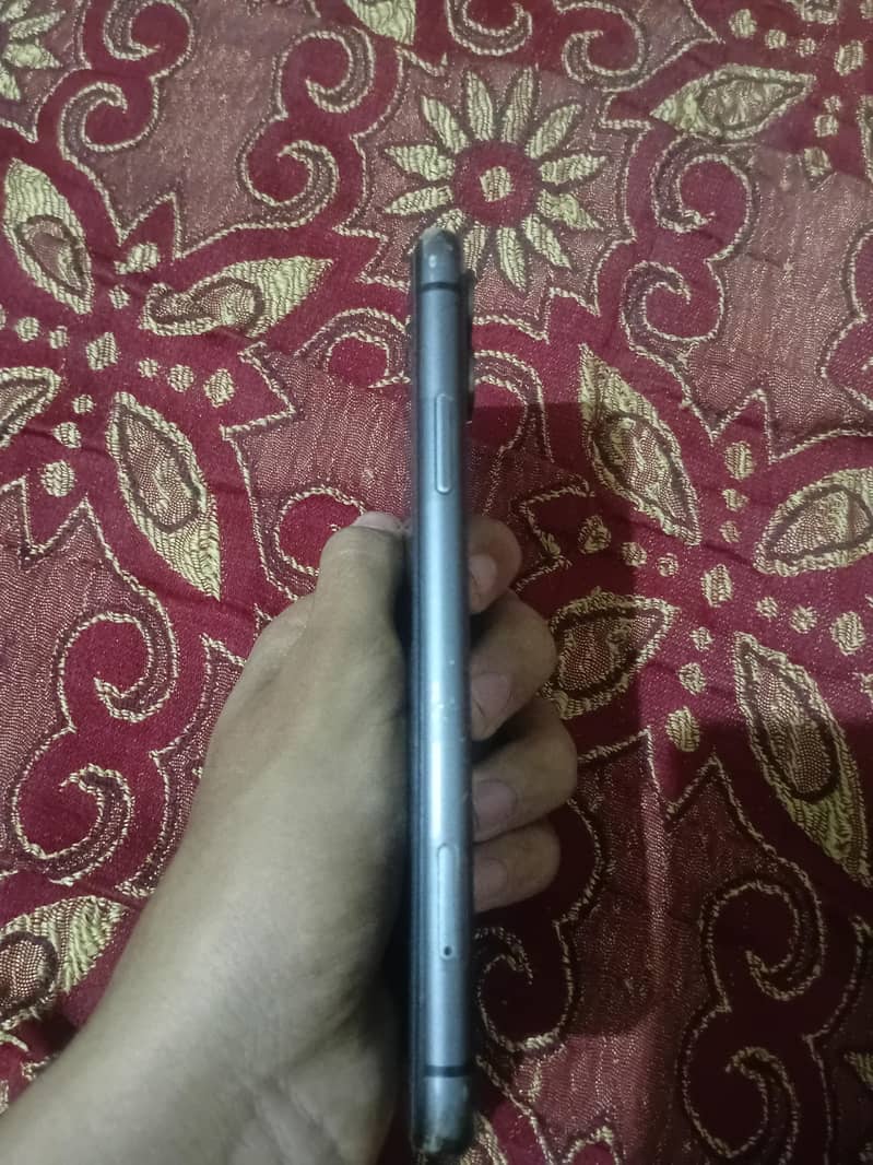 Apple iPhone 11 5