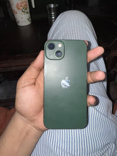Apple iPhone 13