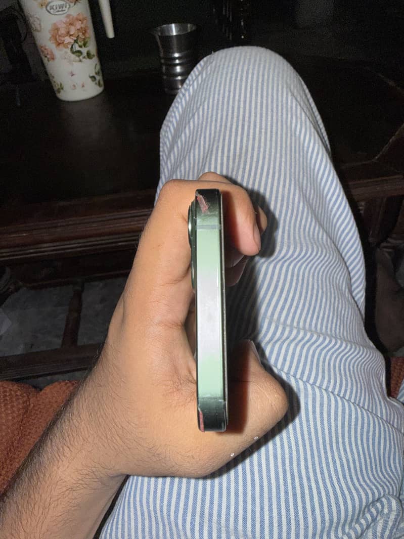 Apple iPhone 13 3