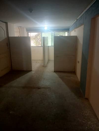 Maznine for rent 700 sq. feet 22comm street phase 2 extension DHA Karachi Rent 65000/ ShahBaz BaLoch 0322.5996882.