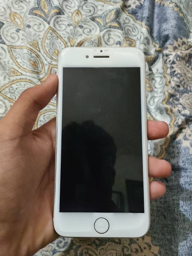 iPhone 7 10/10 condition 2