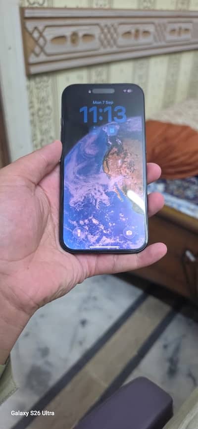 Apple iPhone 16
