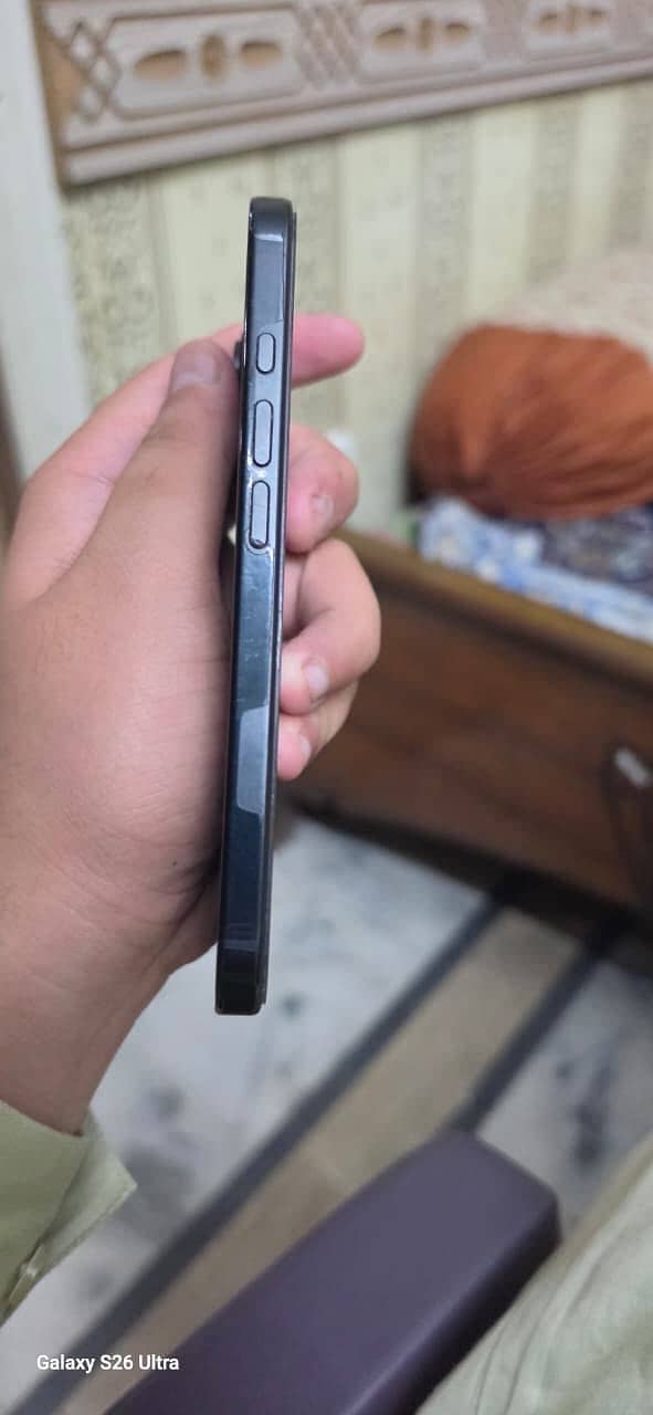 Apple iPhone 16 1
