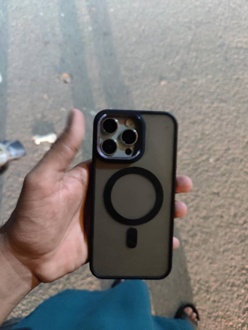 Apple iPhone 15 Pro Max 2