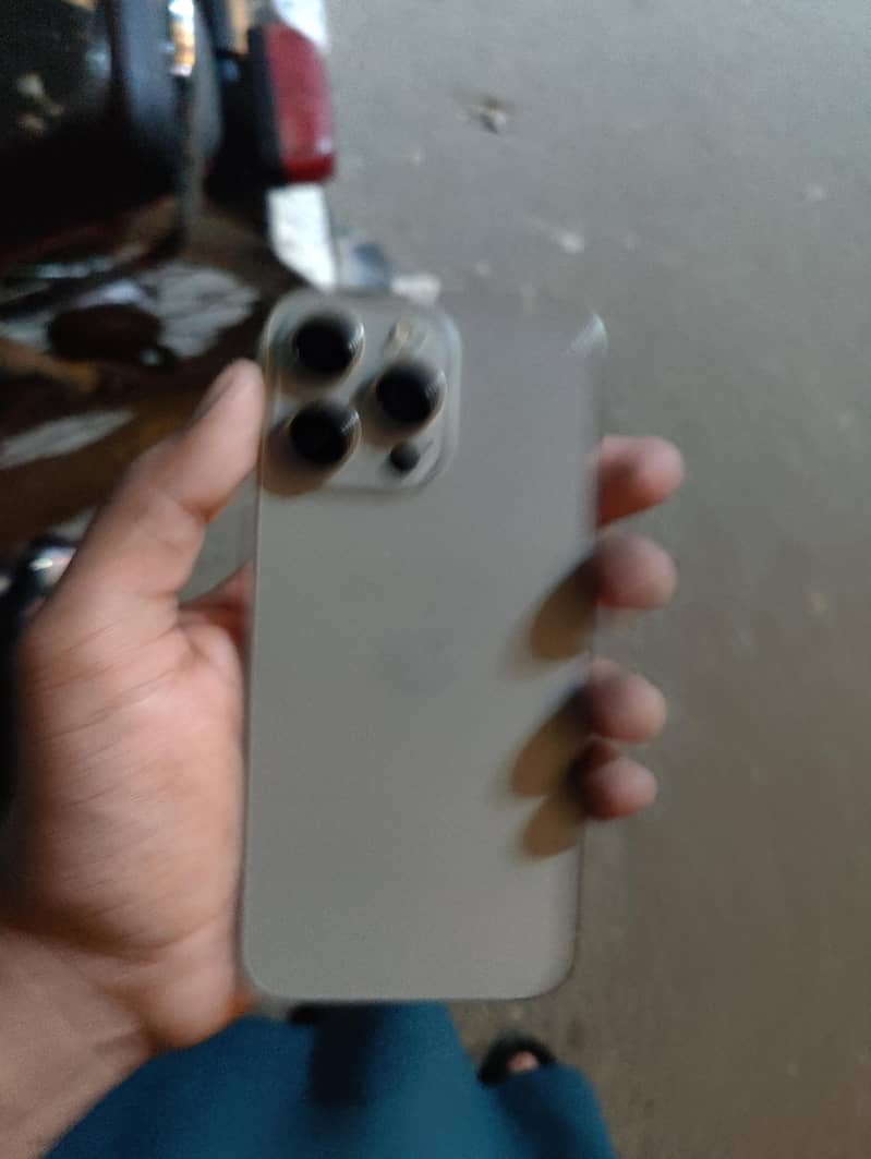 Apple iPhone 15 Pro Max 7