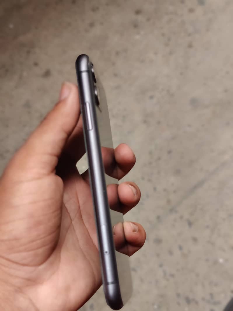 Apple iPhone 11 jv 1