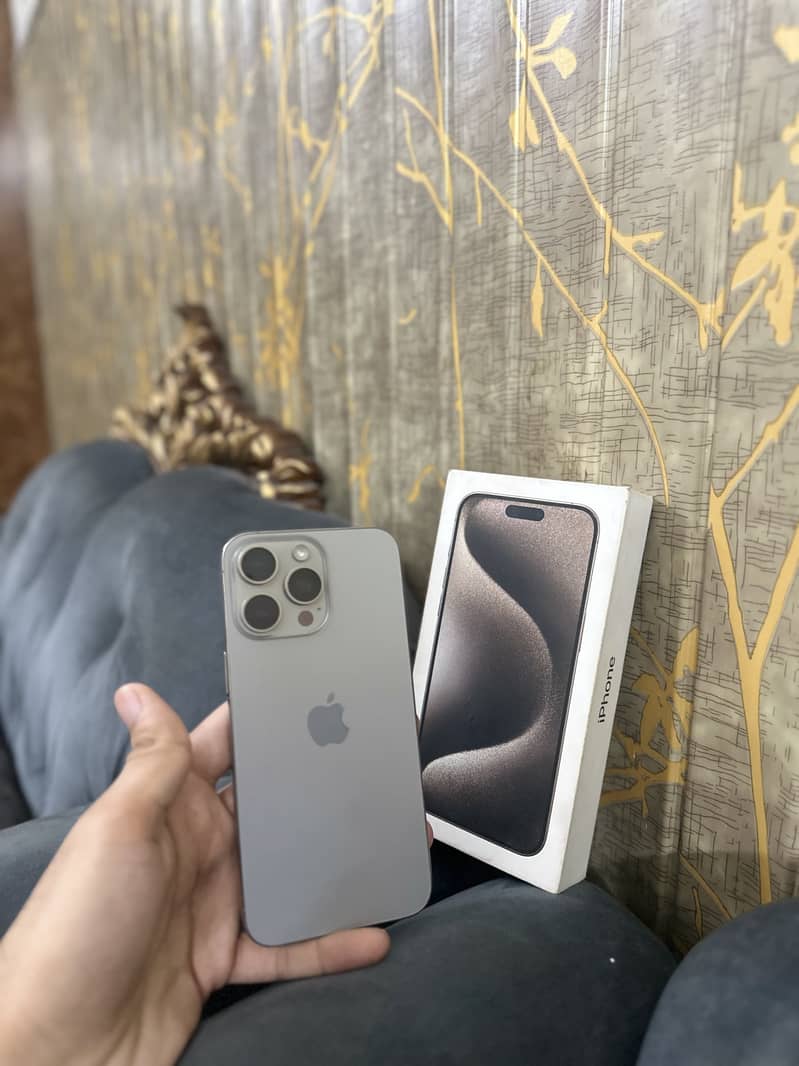 Apple iPhone 15 Pro Max 0