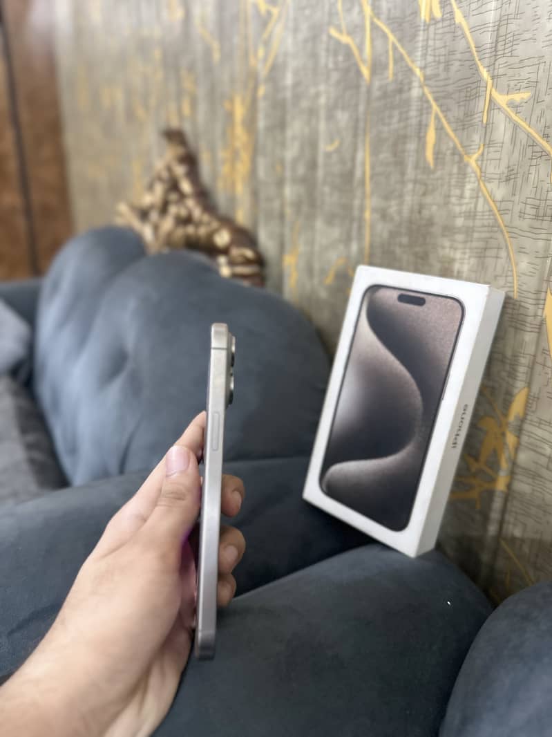 Apple iPhone 15 Pro Max 1