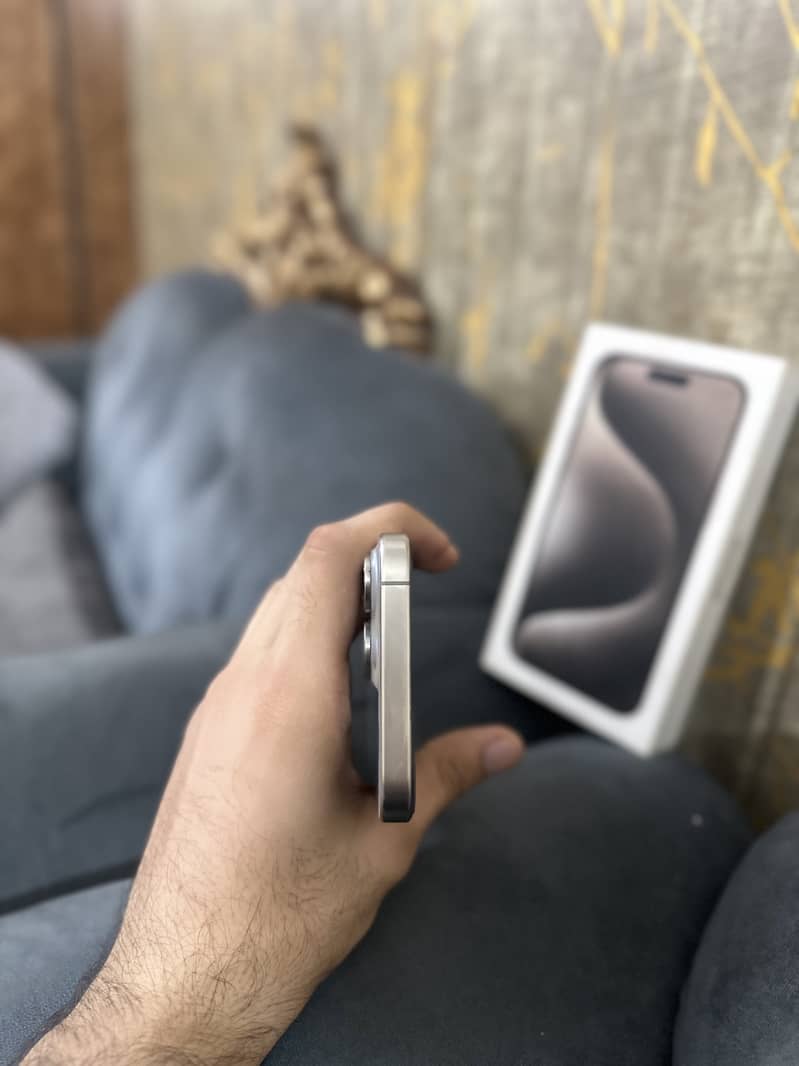 Apple iPhone 15 Pro Max 3