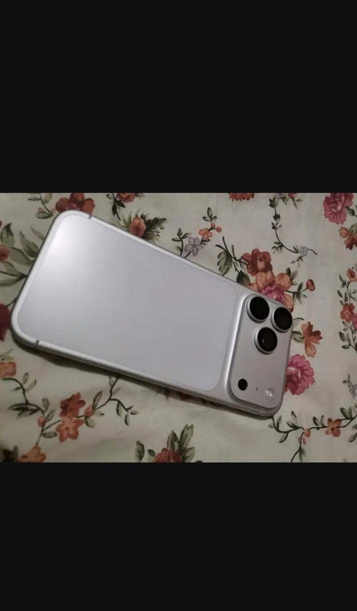 Apple iPhone 17 Pro Max 1