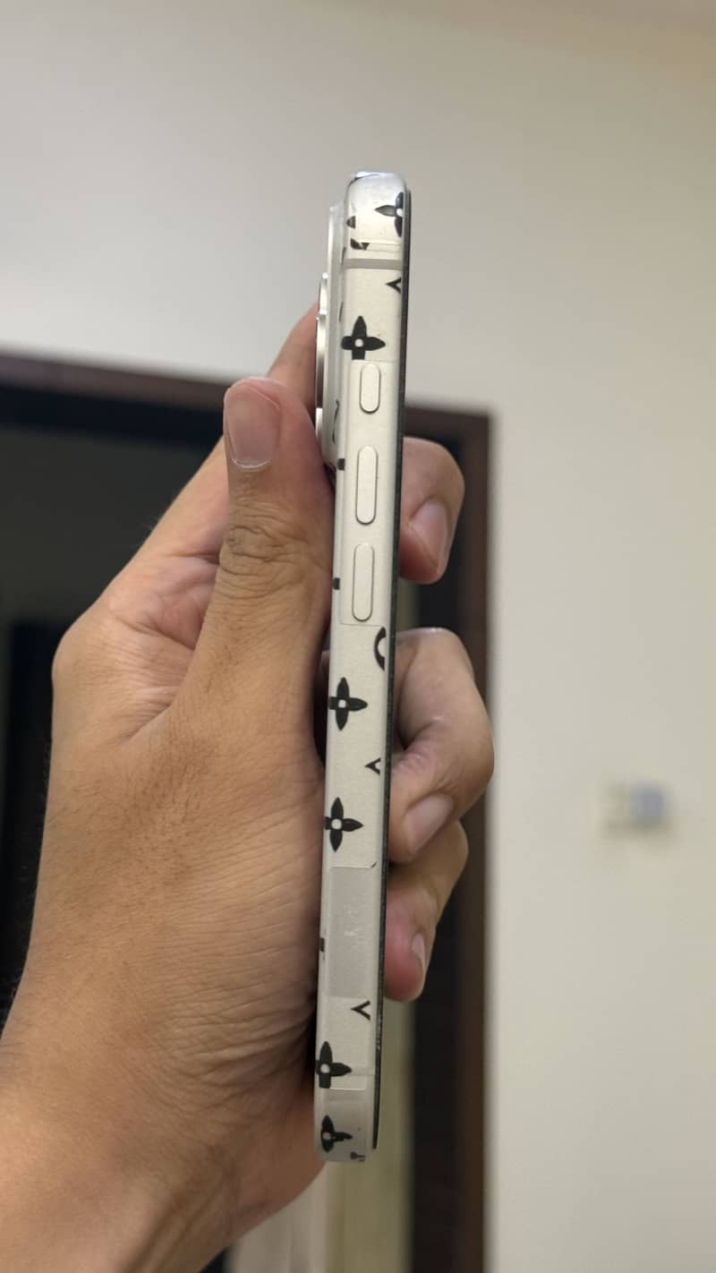 Apple iPhone 17 Pro 2