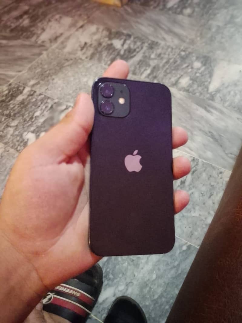 Apple iPhone 12 7