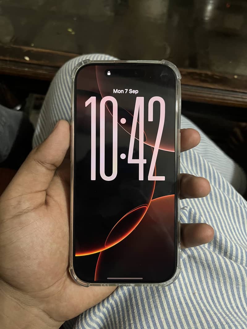 Apple iPhone 16 Pro 1