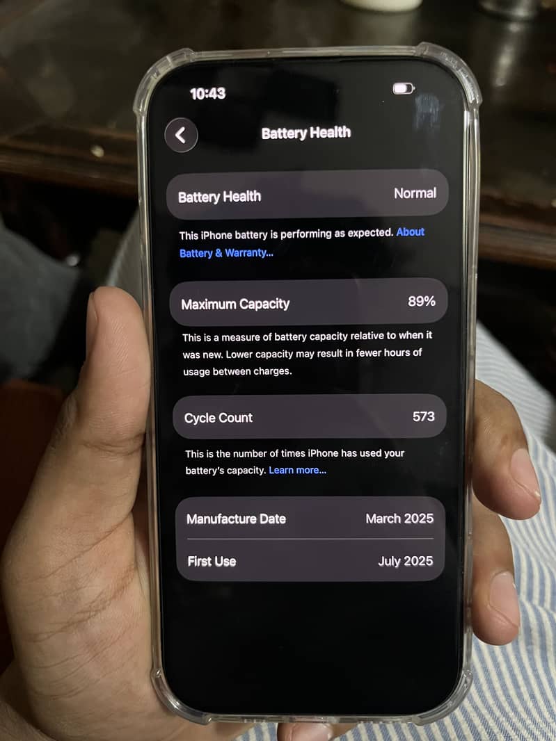 Apple iPhone 16 Pro 3