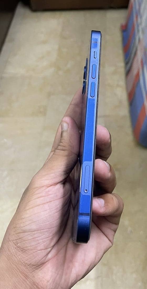 Apple iPhone 12 2