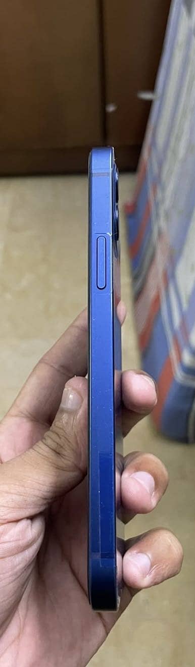 Apple iPhone 12 3