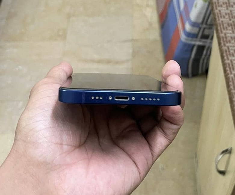 Apple iPhone 12 5