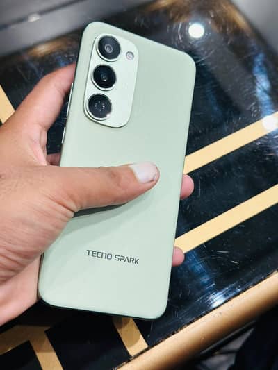 Tecno  Spark 40 pro plus All ok 8/256