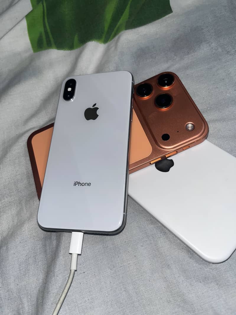 Apple iPhone X 3