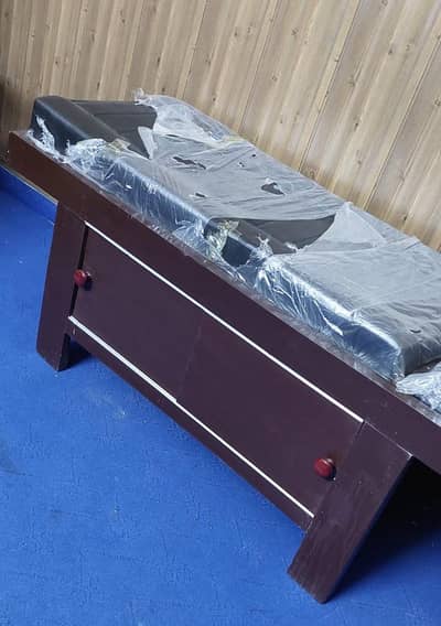 Facial Bed