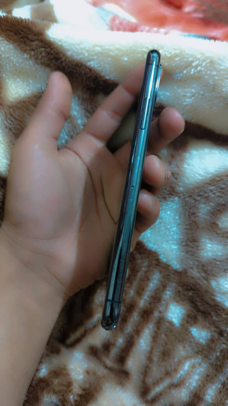 Apple iPhone X 2