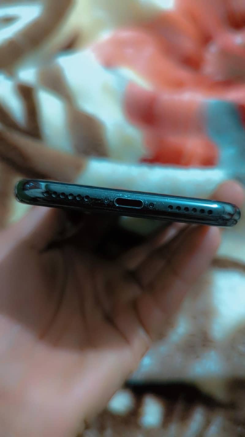 Apple iPhone X 3