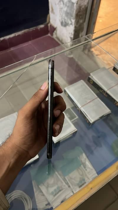 Apple iPhone XS Max 0/3/2/1/9/9/7/9/4/9/5