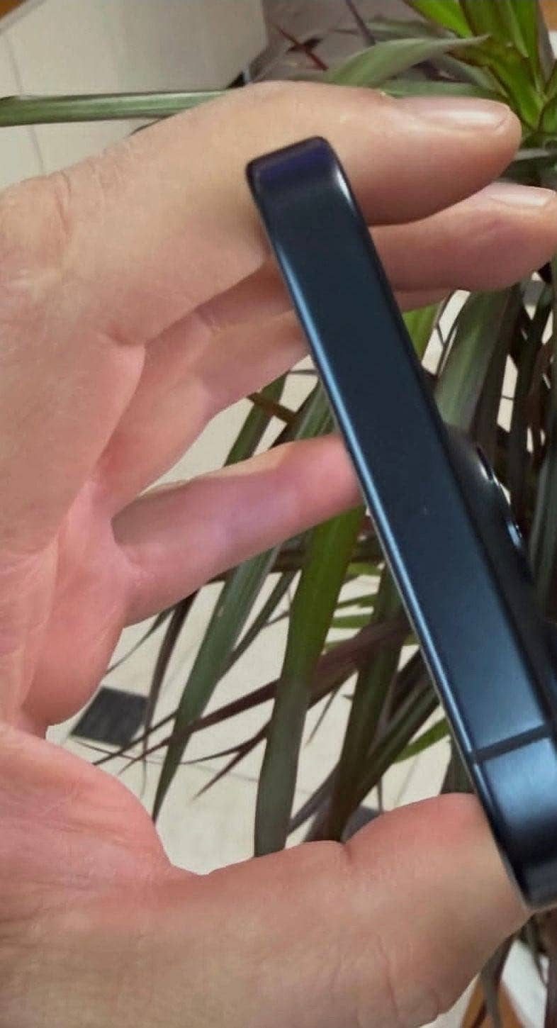 Apple iPhone 15 Pro 1
