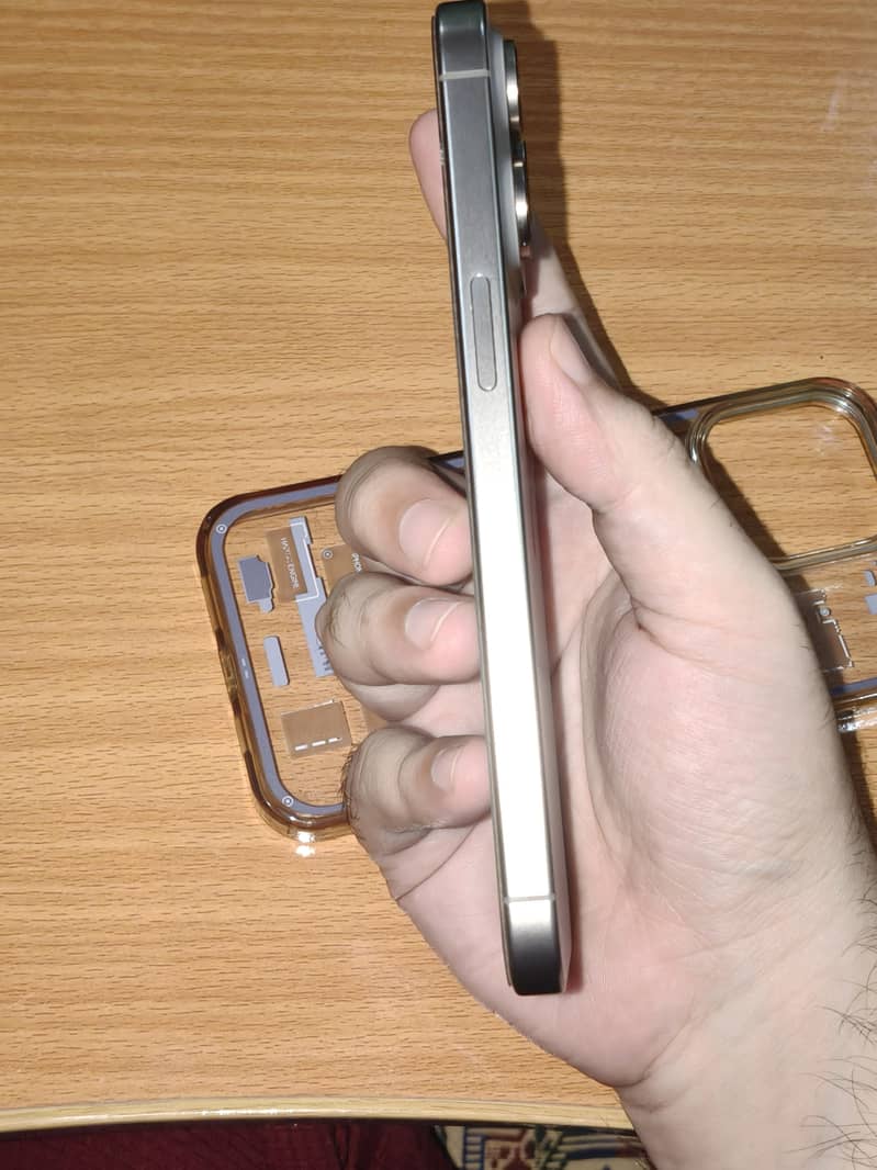 iphone 15 pro max 2