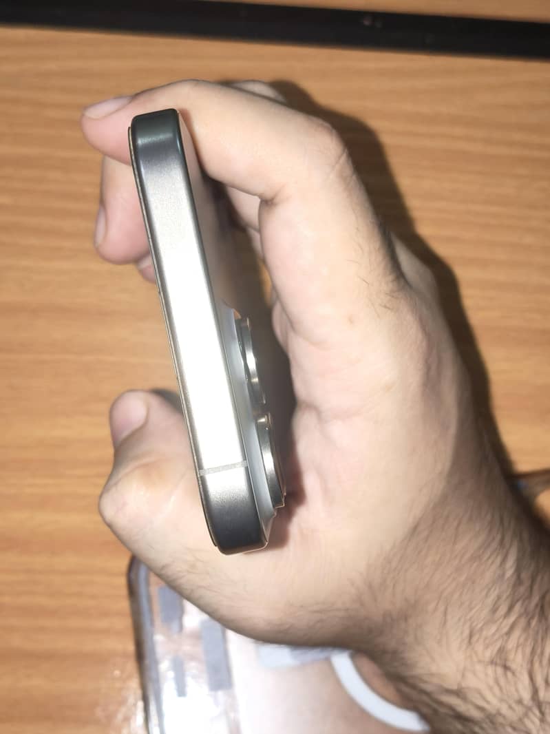 iphone 15 pro max 3