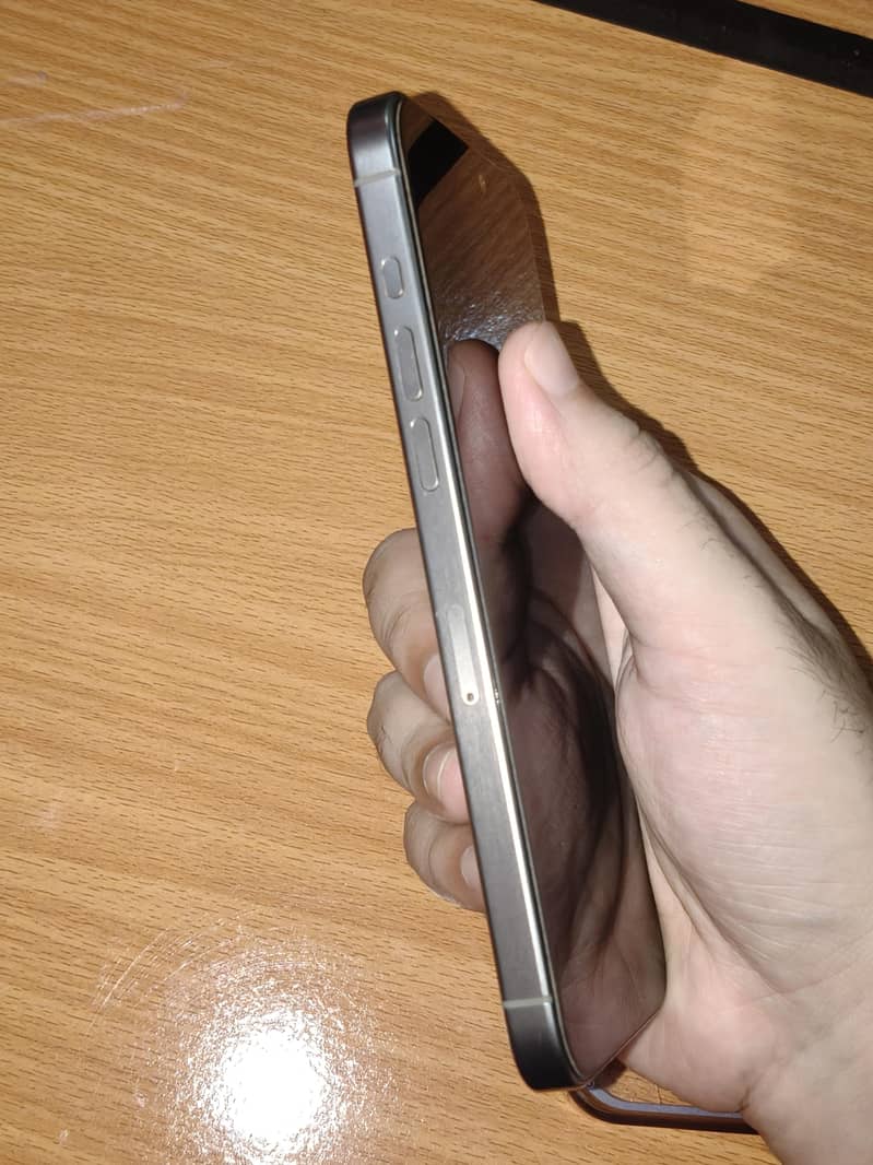 iphone 15 pro max 4
