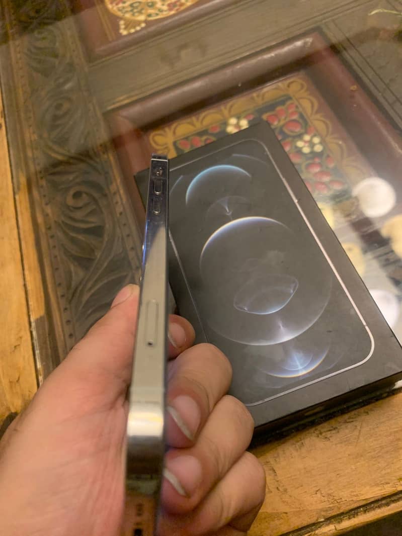 Apple iPhone 12 Pro 1