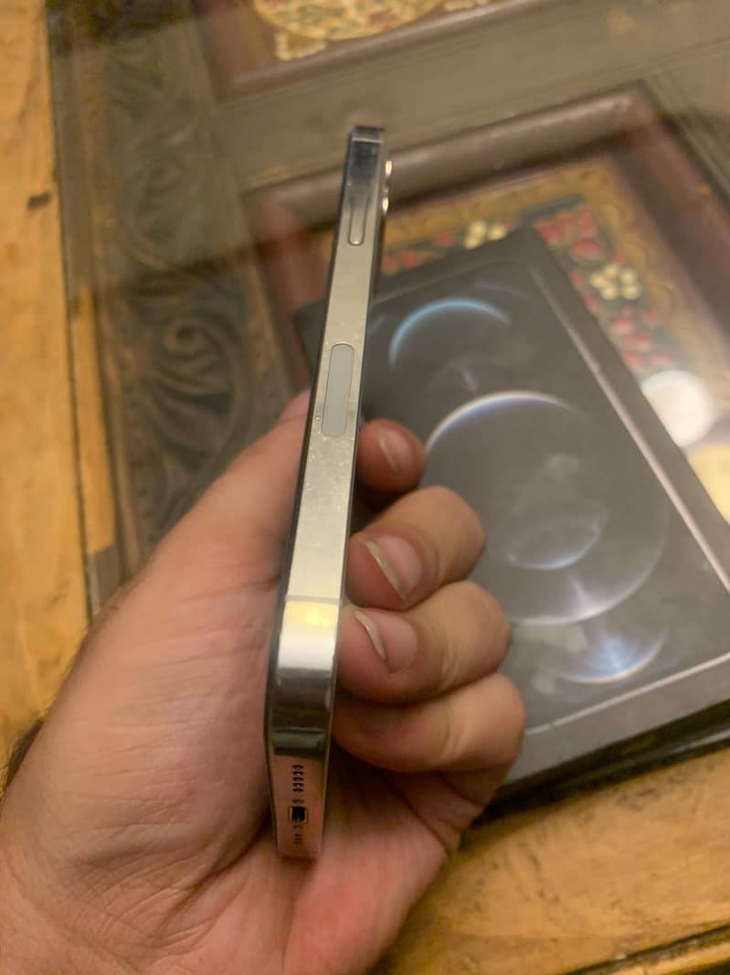 Apple iPhone 12 Pro 2